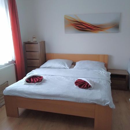 Bile Domky Daire Lednice Dış mekan fotoğraf