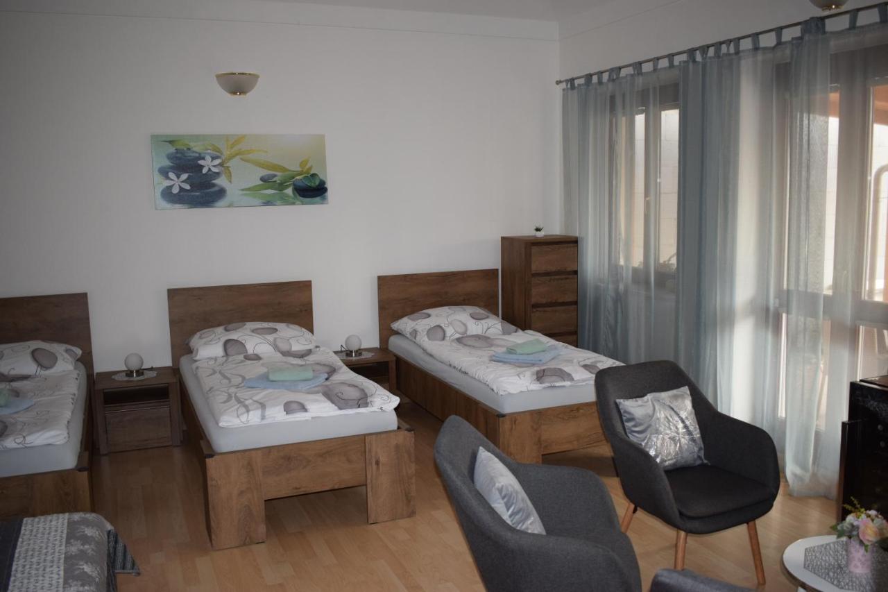 Bile Domky Daire Lednice Dış mekan fotoğraf