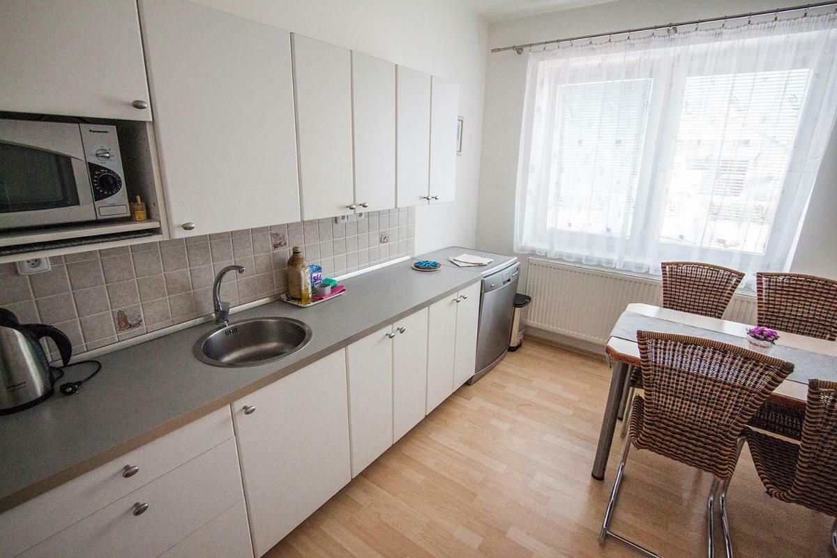 Bile Domky Daire Lednice Dış mekan fotoğraf