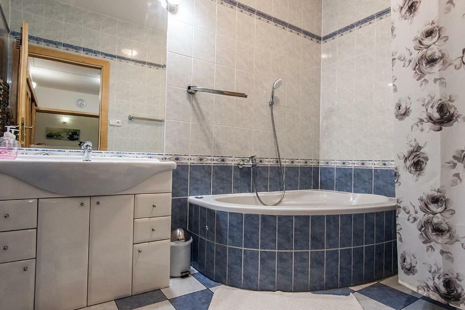 Bile Domky Daire Lednice Dış mekan fotoğraf